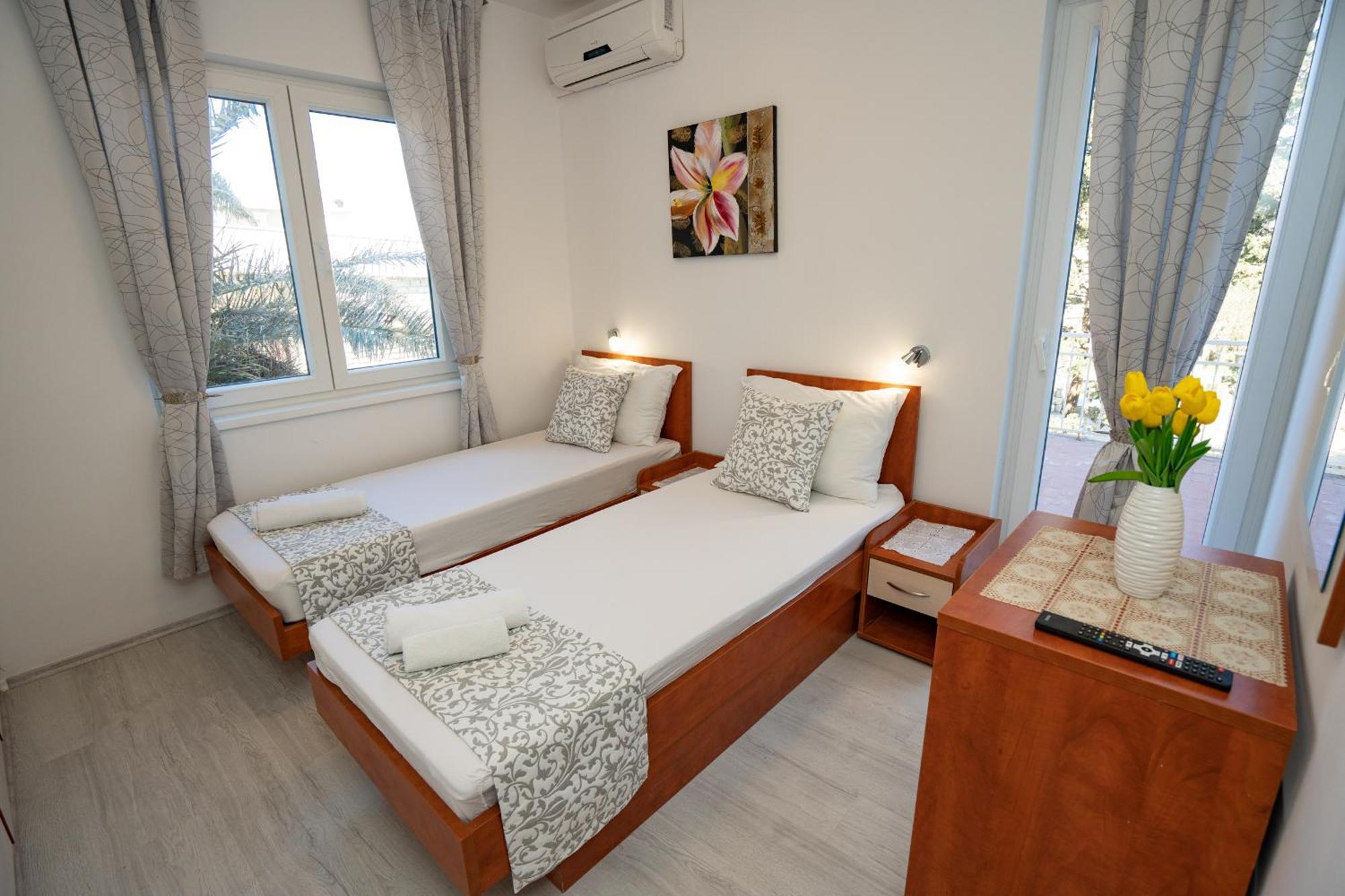 Pool Mansion Magnolia - Comfort Rooms Novalja Exterior foto